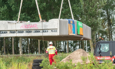 Transporting and installing 3D concrete-printed bicycle bridges